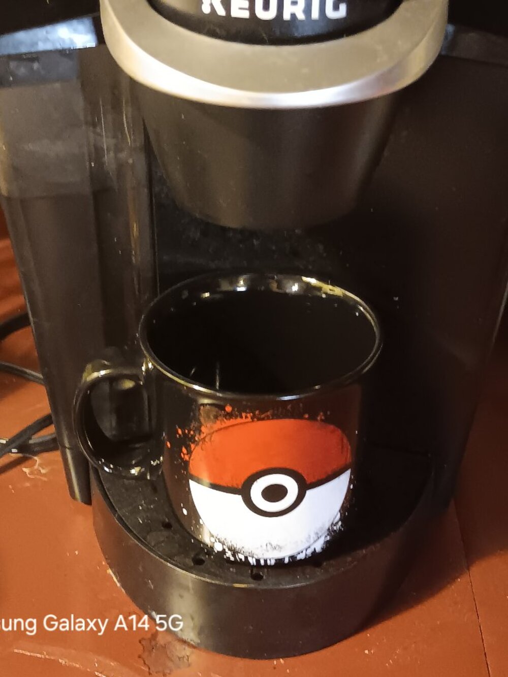 SILVER BUFFALO Pokemon Pokeball 20 oz Ceramic Coffee Mug Black Red Nintendo
